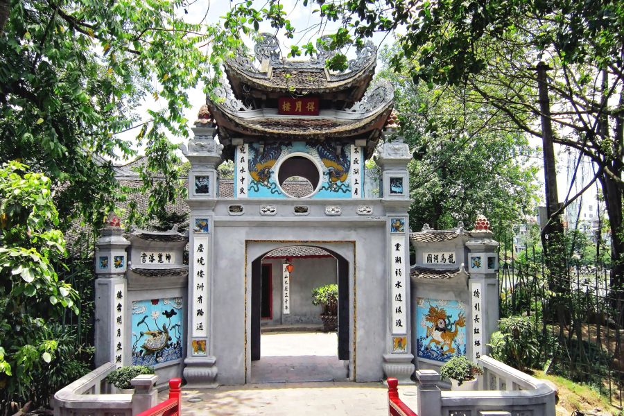 Khám Phá Vẻ Đẹp Cổ Kính Của Đền Ngọc Sơn Cùng Nhà Khách Tổng Liên Đoàn