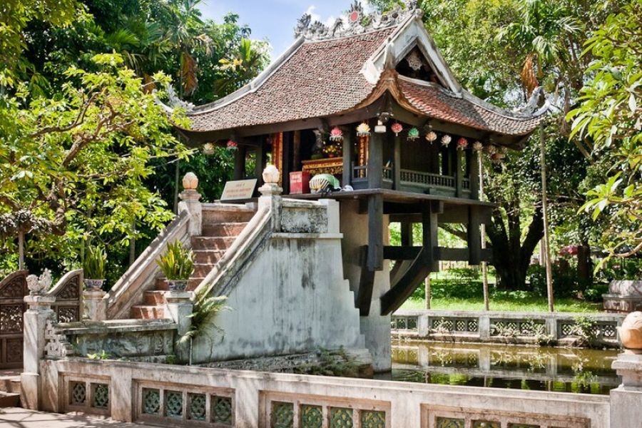 Khám phá nét kiến trúc độc đáo của Chùa Một Cột cùng Nhà khách Tổng liên đoàn
