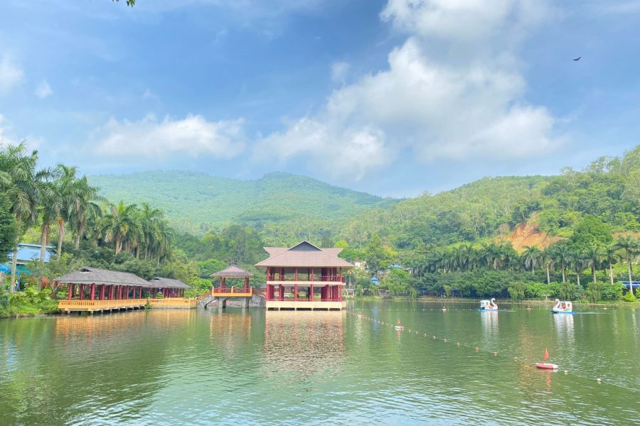 Khám Phá Khu Du Lịch Ao Vua: Thiên Đường Nghỉ Dưỡng Tuyệt Vời