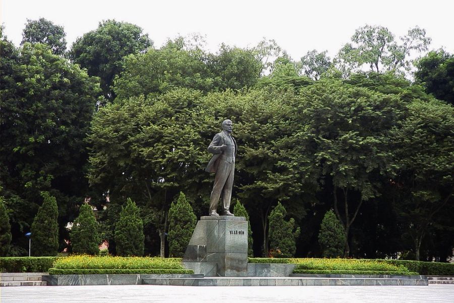 Vườn hoa Lê-nin: Một Thiên Đường Đắm Chìm Giữa Cảnh Quan Thủ Đô