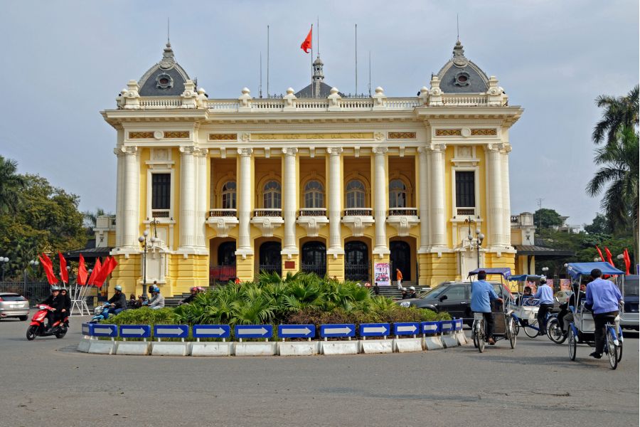 Khám Phá Vẻ Đẹp Kiến Trúc và Giá Trị Văn Hóa Tại Nhà Hát Lớn Hà Nội