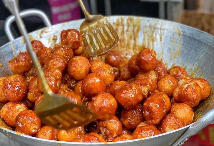 Bánh rán bi – Món quà tuổi thơ giòn tan, ngọt ngào giữa lòng Hà Nội