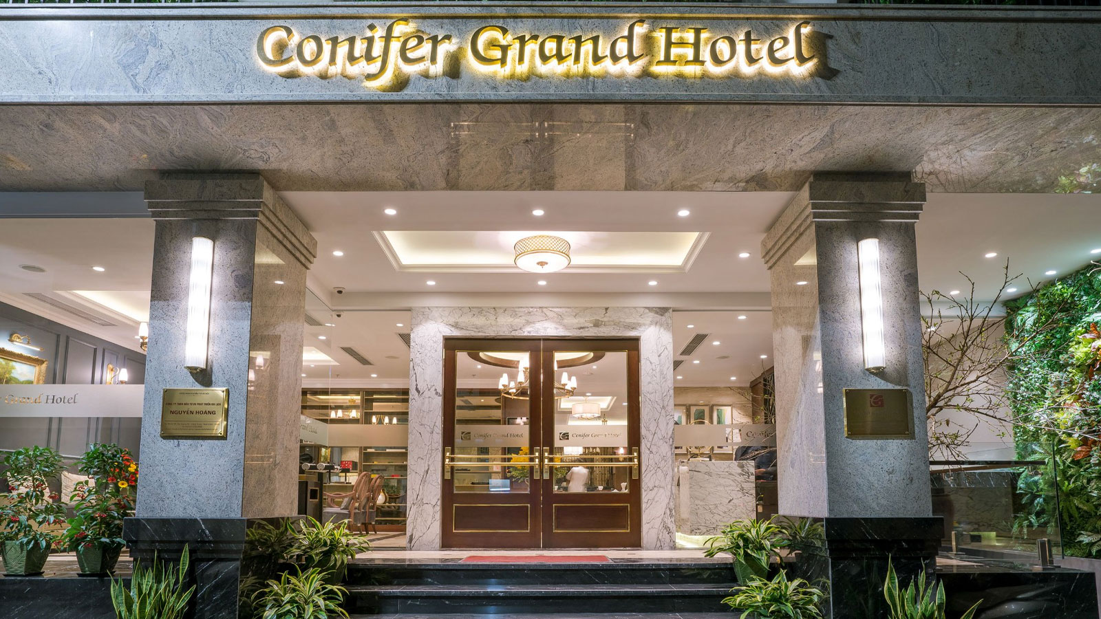 Khám Phá Conifer Grand Hotel: Nơi Nghỉ Dưỡng Lý Tưởng Tại Hà Nội