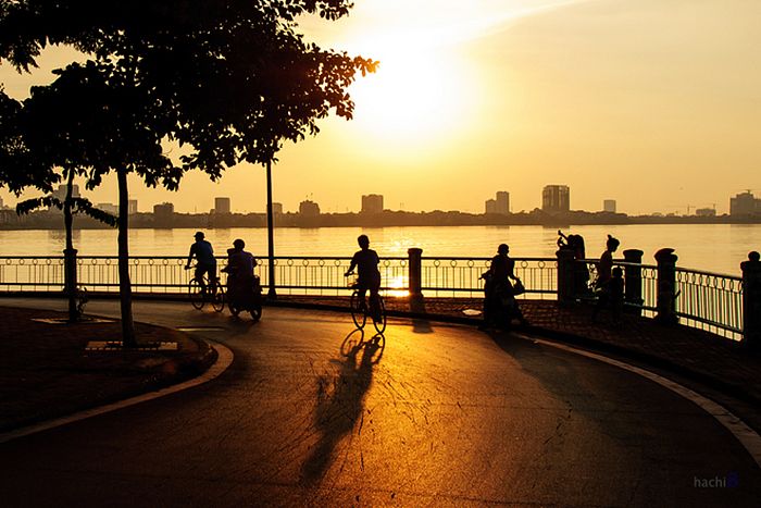 Khám Phá Hồ Tây Sunset Spot: Điểm Ngắm Hoàng Hôn Tuyệt Vời Tại Hà Nội