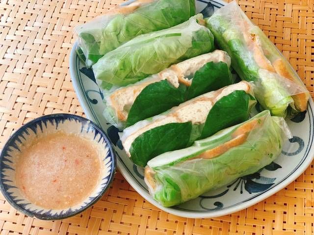 Khám Phá Hương Vị Độc Đáo Của Bánh Cuốn Chay Cùng Nhà Khách Tổng Liên Đoàn