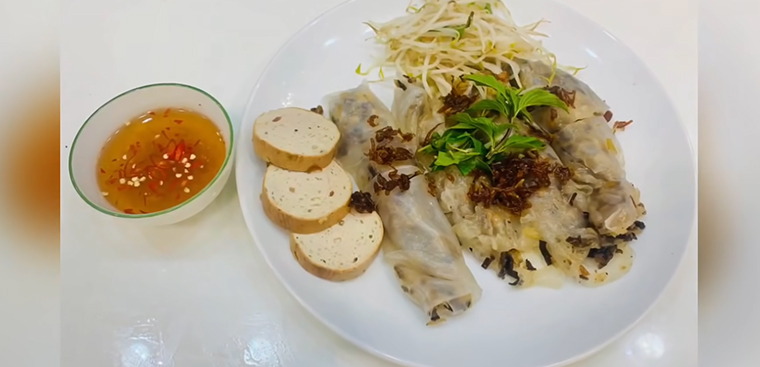 Khám Phá Hương Vị Độc Đáo Của Bánh Cuốn Chay Cùng Nhà Khách Tổng Liên Đoàn