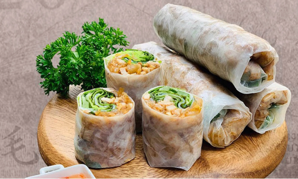 Khám Phá Hương Vị Độc Đáo Của Bánh Cuốn Chay Cùng Nhà Khách Tổng Liên Đoàn