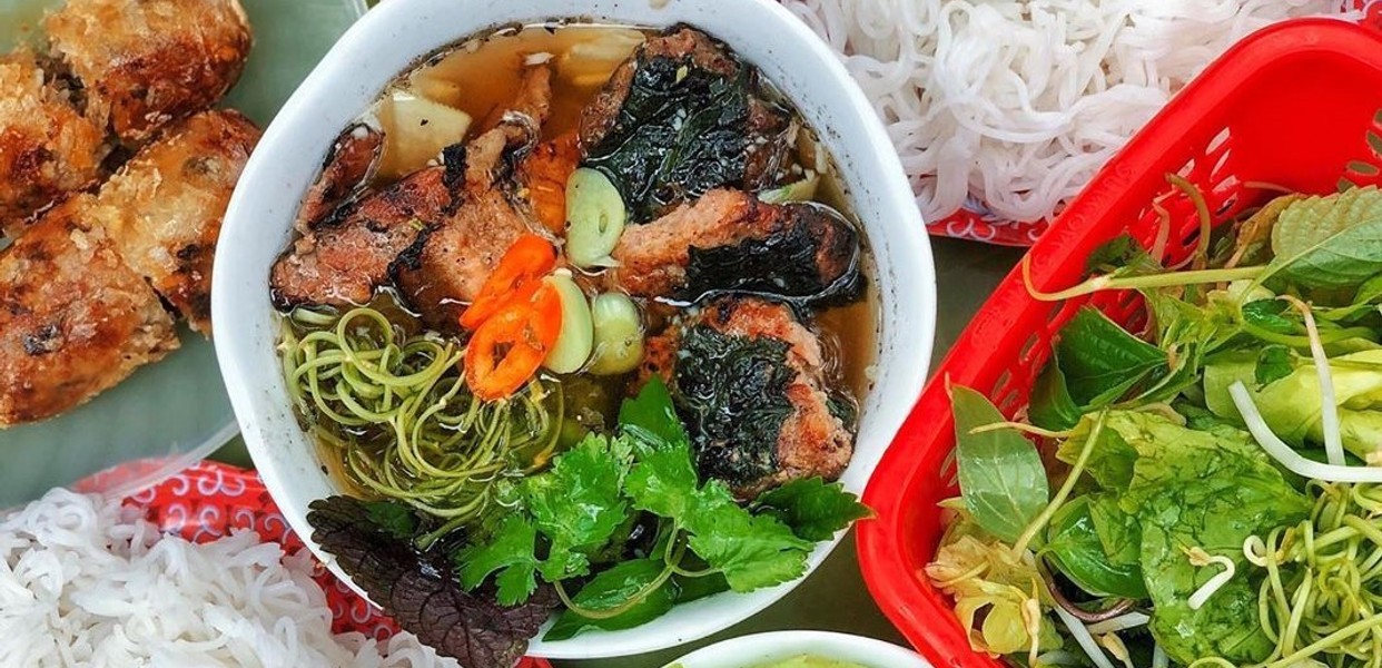 Khám phá hương vị Hà Nội qua món Bún chả Hàng Mành nổi tiếng