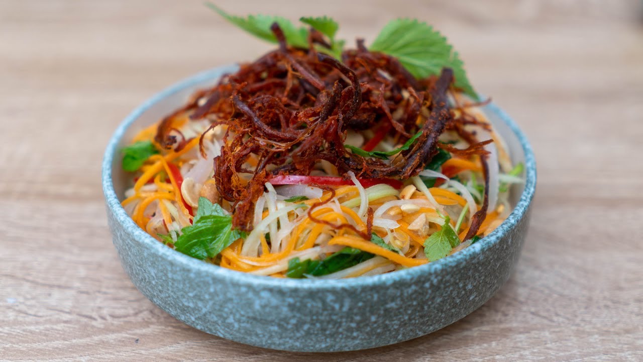 Khám phá hương vị Nộm bò khô – Món ăn vặt “gây nghiện” của giới trẻ Hà Nội