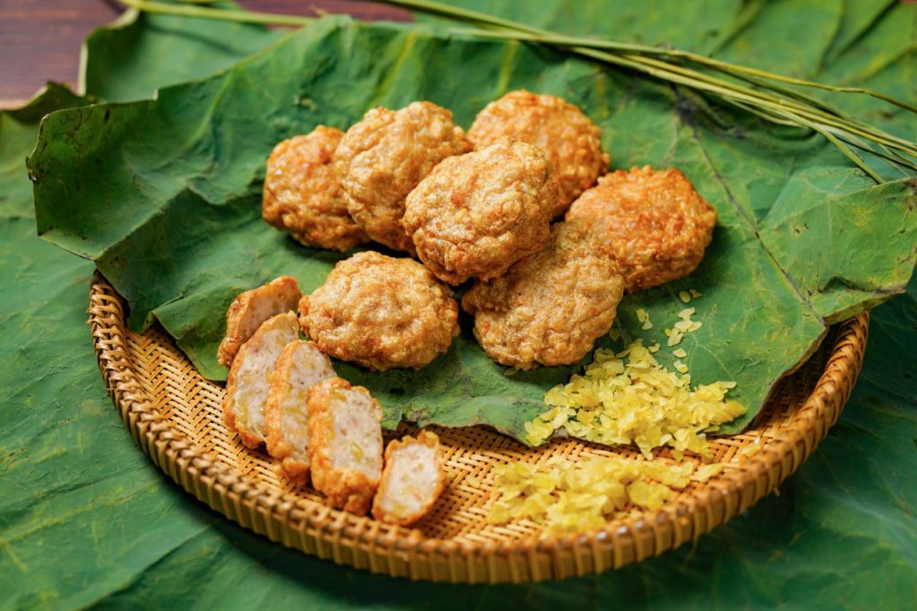 Khám Phá Hương Vị Truyền Thống Qua Món Chả Cốm Trứ Danh