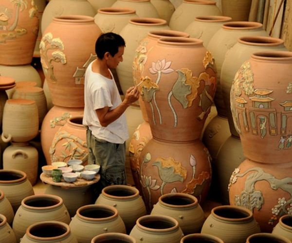 Khám Phá Làng Gốm Bát Tràng: Một Điểm Đến Đặc Sắc Với Lịch Sử Và Nghệ Thuật Gốm Sứ
