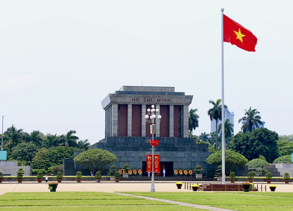 Khám Phá Những Điều Đặc Biệt Tại Lăng Chủ tịch Hồ Chí Minh Cùng Nhà Khách Tổng Liên Đoàn