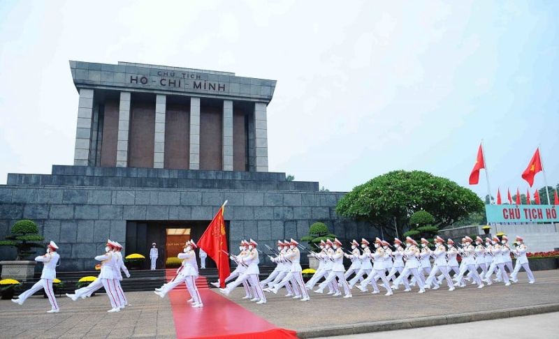 Khám Phá Những Điều Đặc Biệt Tại Lăng Chủ tịch Hồ Chí Minh Cùng Nhà Khách Tổng Liên Đoàn