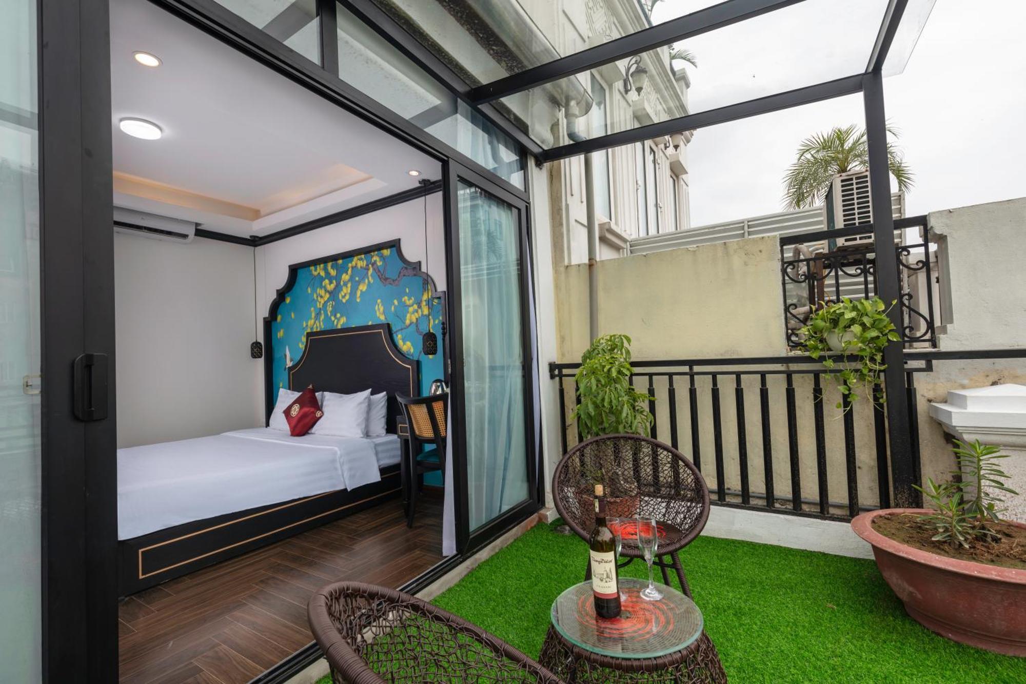 Khám Phá Queen Light Hotel – Điểm Dừng Chân Lý Tưởng Cho Mọi Du Khách