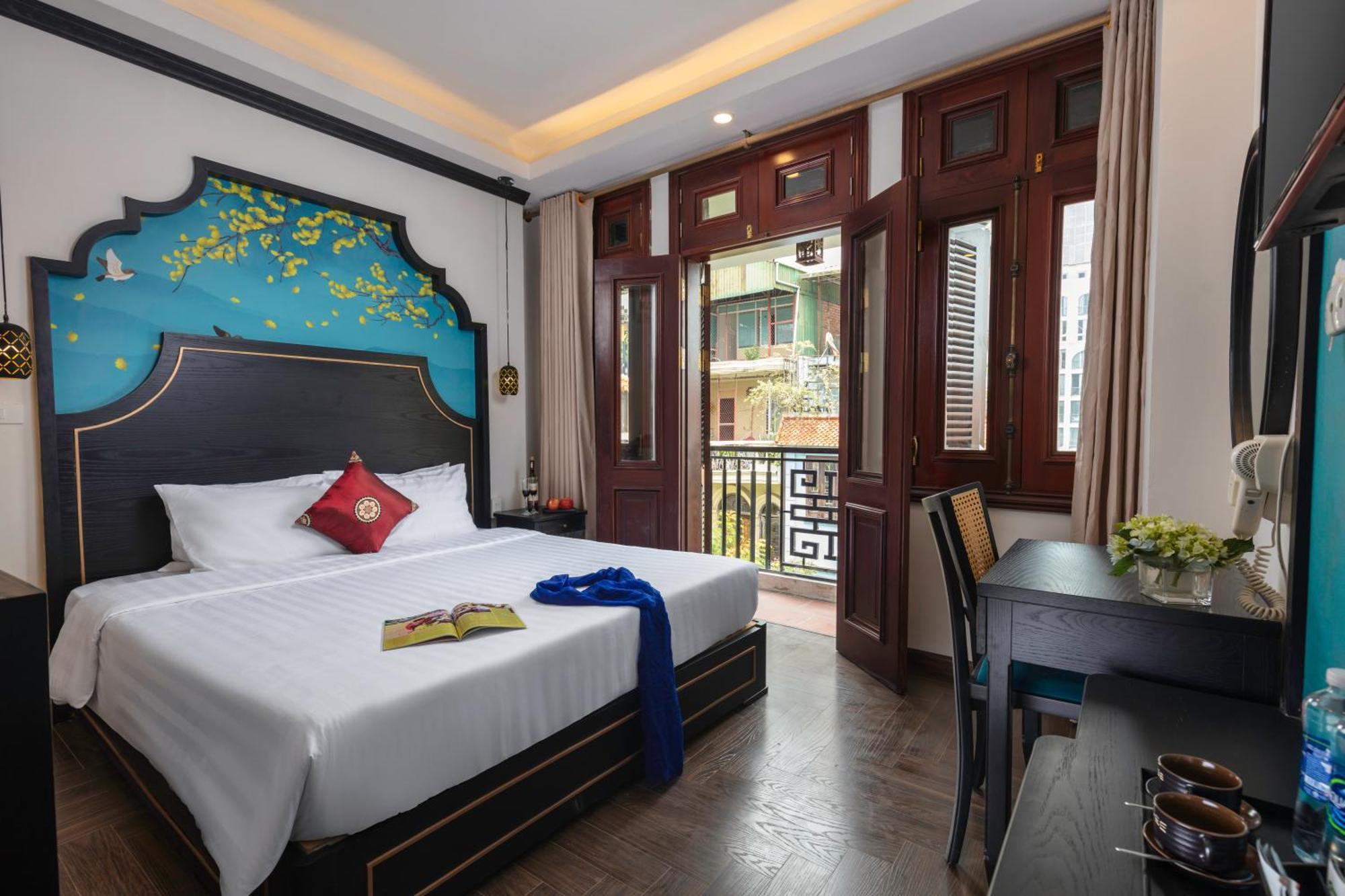 Khám Phá Queen Light Hotel – Điểm Dừng Chân Lý Tưởng Cho Mọi Du Khách