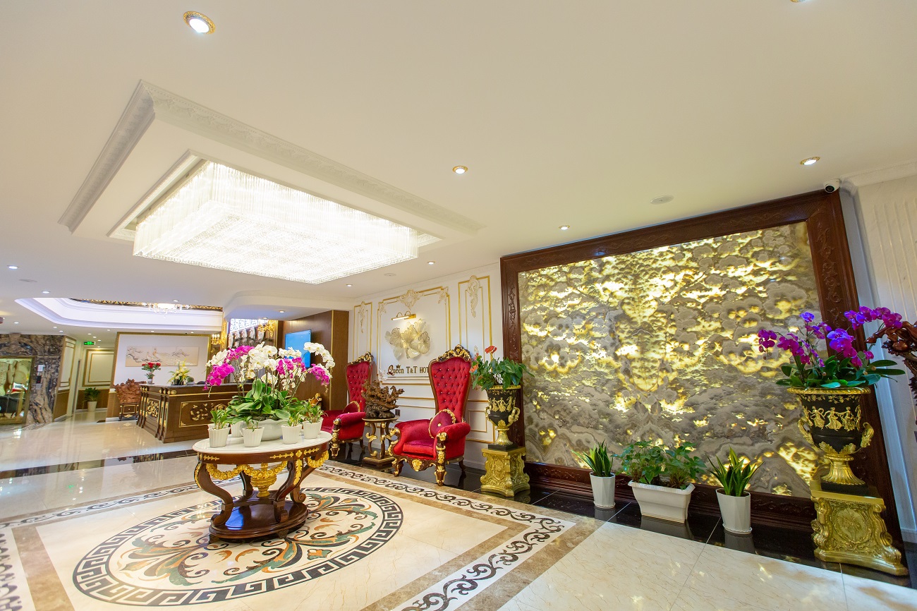 Khám Phá Queen Light Hotel – Điểm Dừng Chân Lý Tưởng Cho Mọi Du Khách