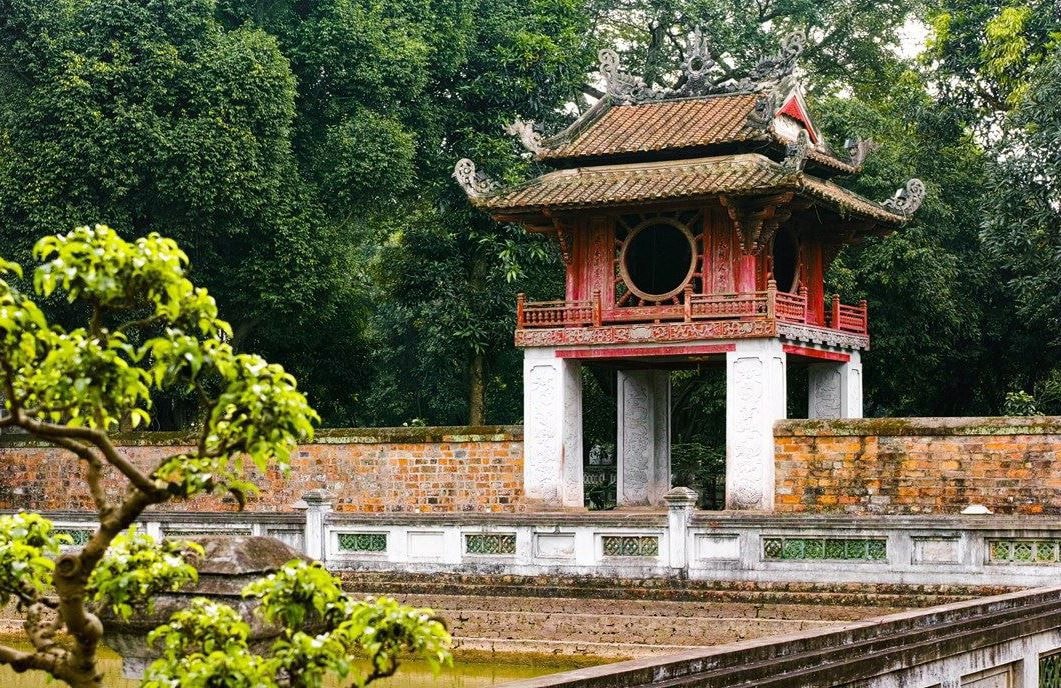 Khám Phá Vẻ Đẹp Lịch Sử và Văn Hóa Tại Văn Miếu Cùng Nhà Khách Tổng Liên Đoàn