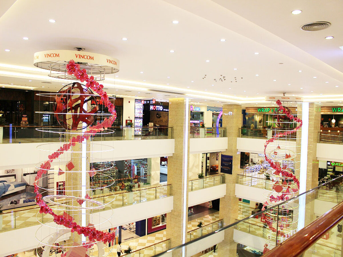 Vincom Center Nguyễn Chí Thanh: Khám Phá Địa Điểm Mua Sắm, Giải Trí Hàng Đầu Tại Hà Nội