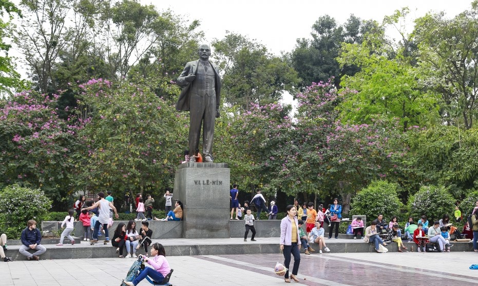 Vườn hoa Lê-nin: Một Thiên Đường Đắm Chìm Giữa Cảnh Quan Thủ Đô